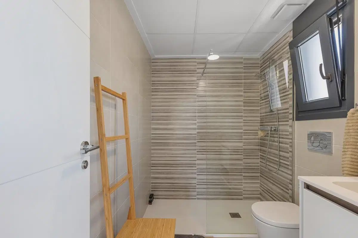 3 slaapkamer Villa te koop in Entre Naranjos met zwembad garage - € 395.000 (Ref: 10160852)
