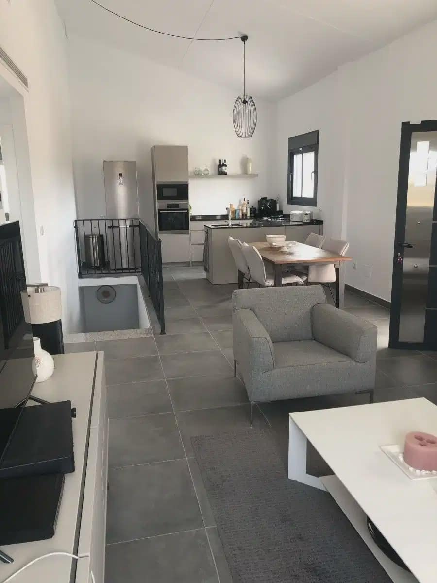 5 makuuhuone Huvila myytävänä paikassa Pinoso mukana uima-altaan - 409 995 € (Ref: 10160856)