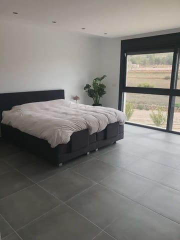 5 soveværelse Villa til salg i Pinoso med swimmingpool - € 409.995 (Ref: 10160856)