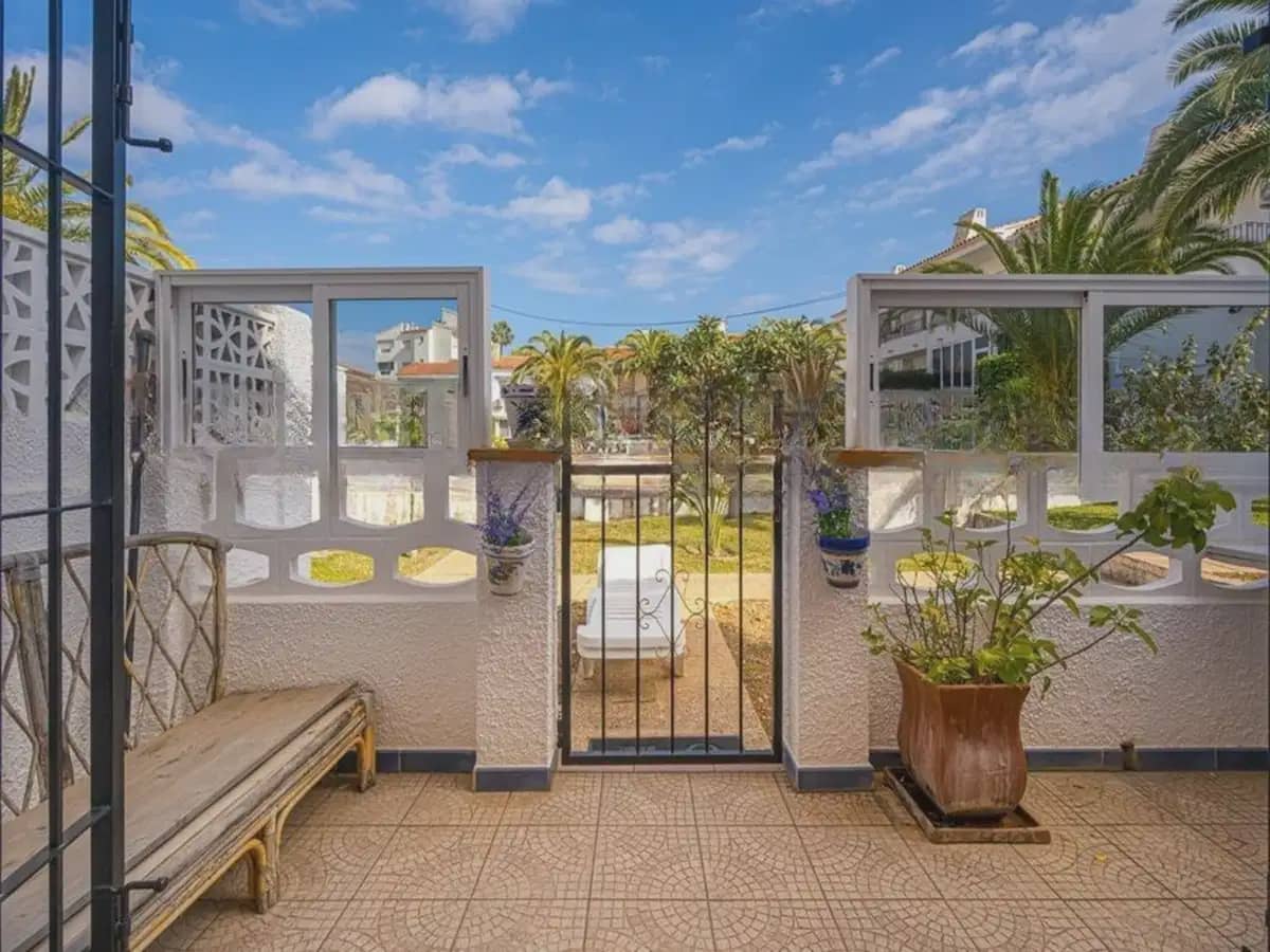 2 bedroom Townhouse for sale in Albir with pool garage - € 425,000 (Ref: 10160859)