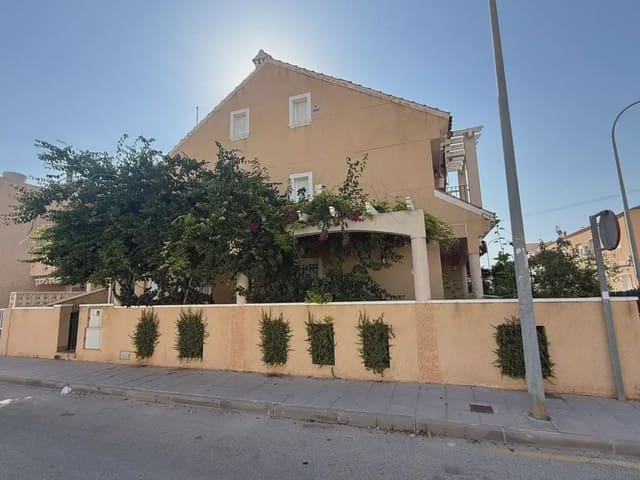 4 soverom Hus til salgs i Torre de la Horadada, Pilar de la Horadada med garasje - € 399 900 (Ref: 10160860)