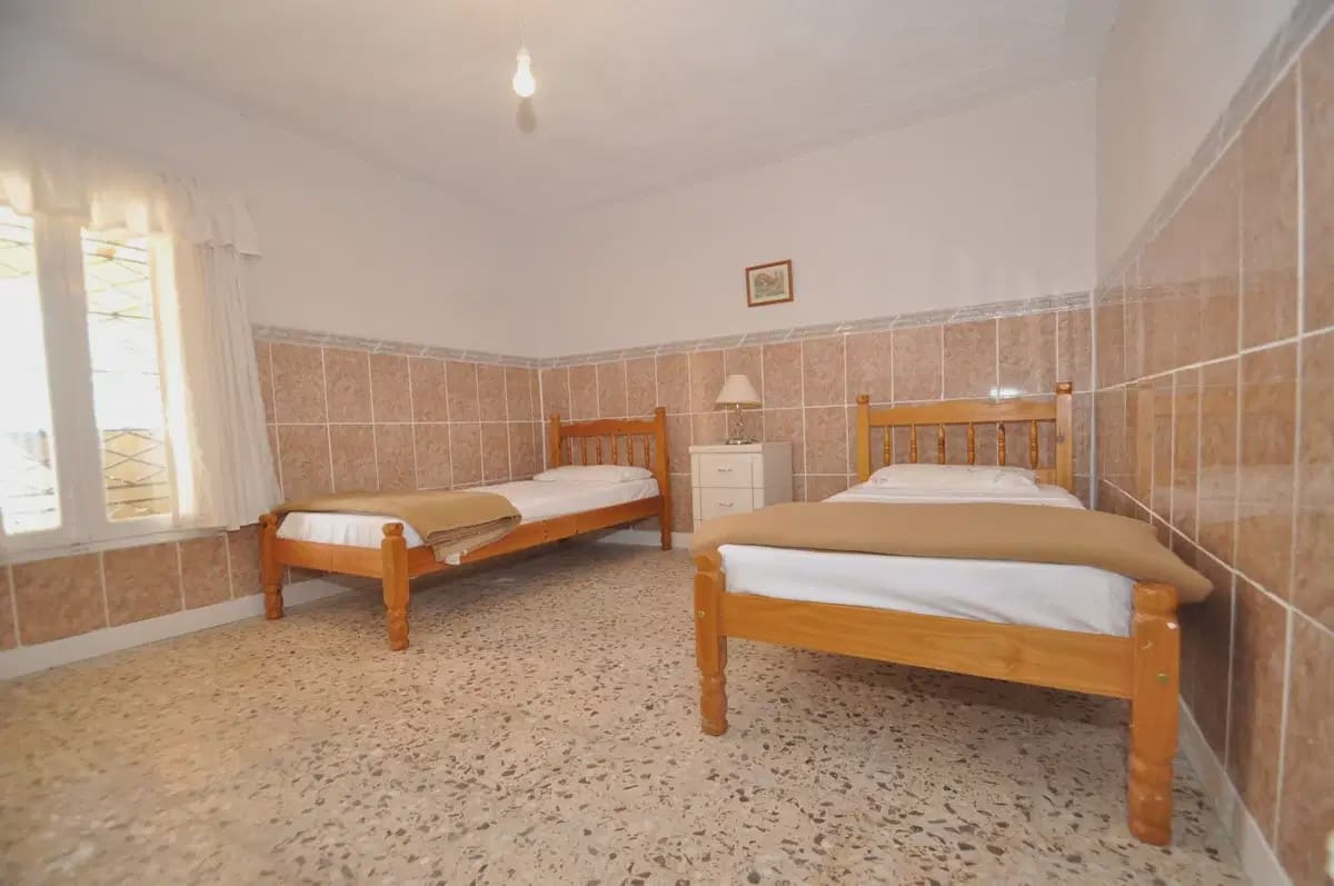 8 soveværelse Finca/Landehus til salg i Pinoso med swimmingpool garage - € 295.000 (Ref: 10163691)