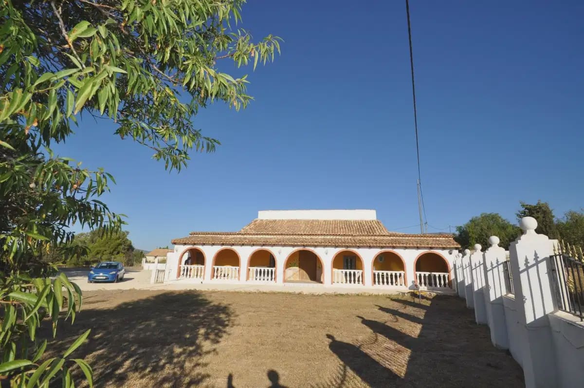 8 soveværelse Finca/Landehus til salg i Pinoso med swimmingpool garage - € 295.000 (Ref: 10163691)
