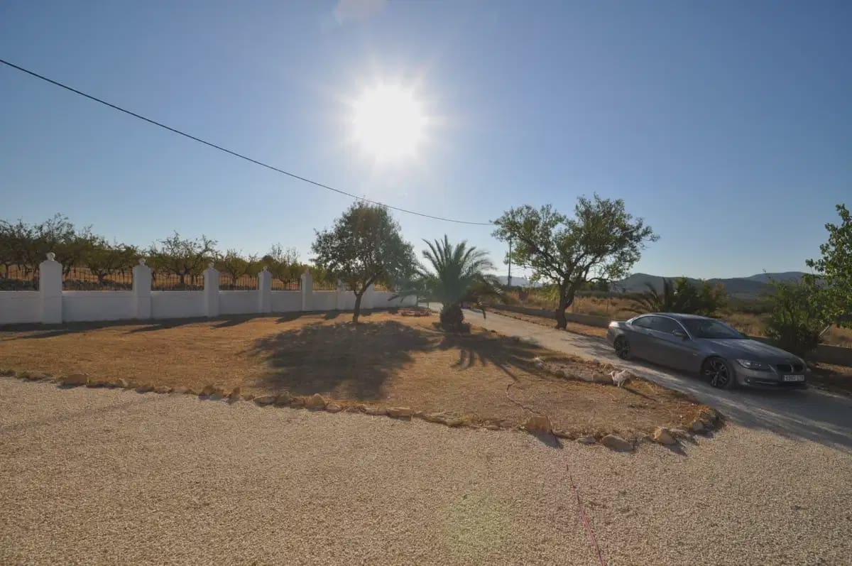 8 soveværelse Finca/Landehus til salg i Pinoso med swimmingpool garage - € 295.000 (Ref: 10163691)