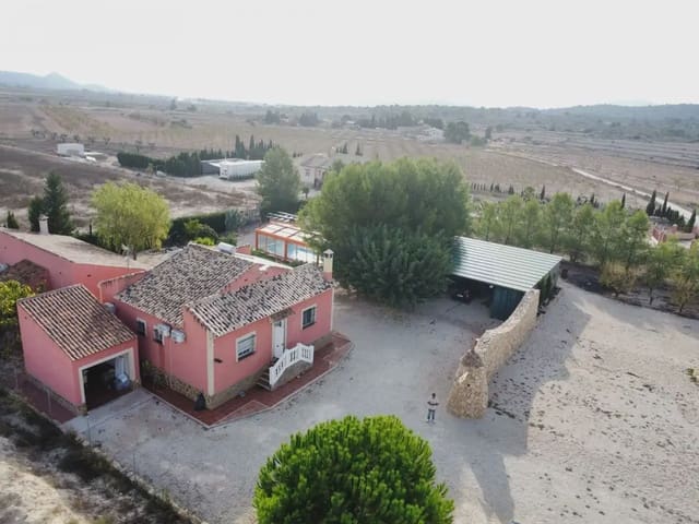 3 soveværelse Finca/Landehus til salg i Pinoso med swimmingpool garage - € 299.995 (Ref: 10163694)