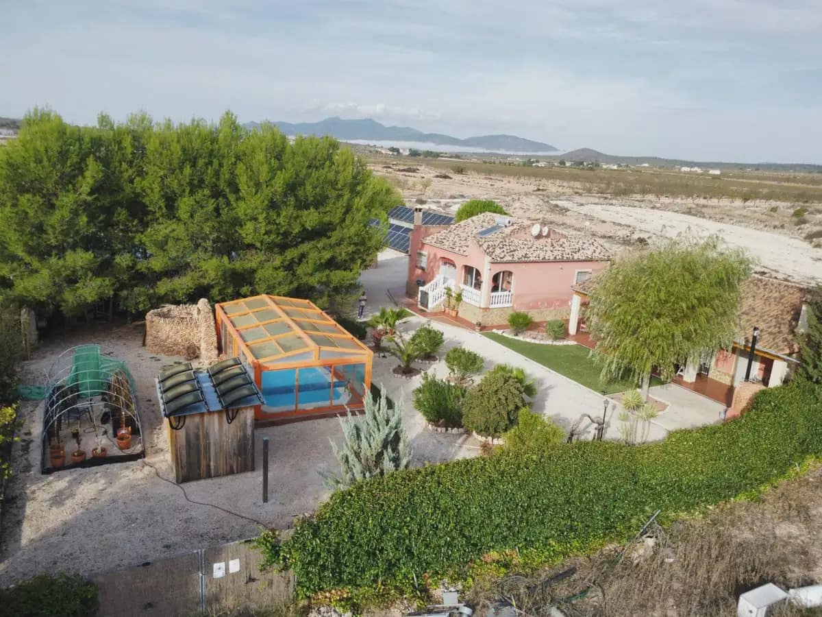 3 soveværelse Finca/Landehus til salg i Pinoso med swimmingpool garage - € 299.995 (Ref: 10163694)