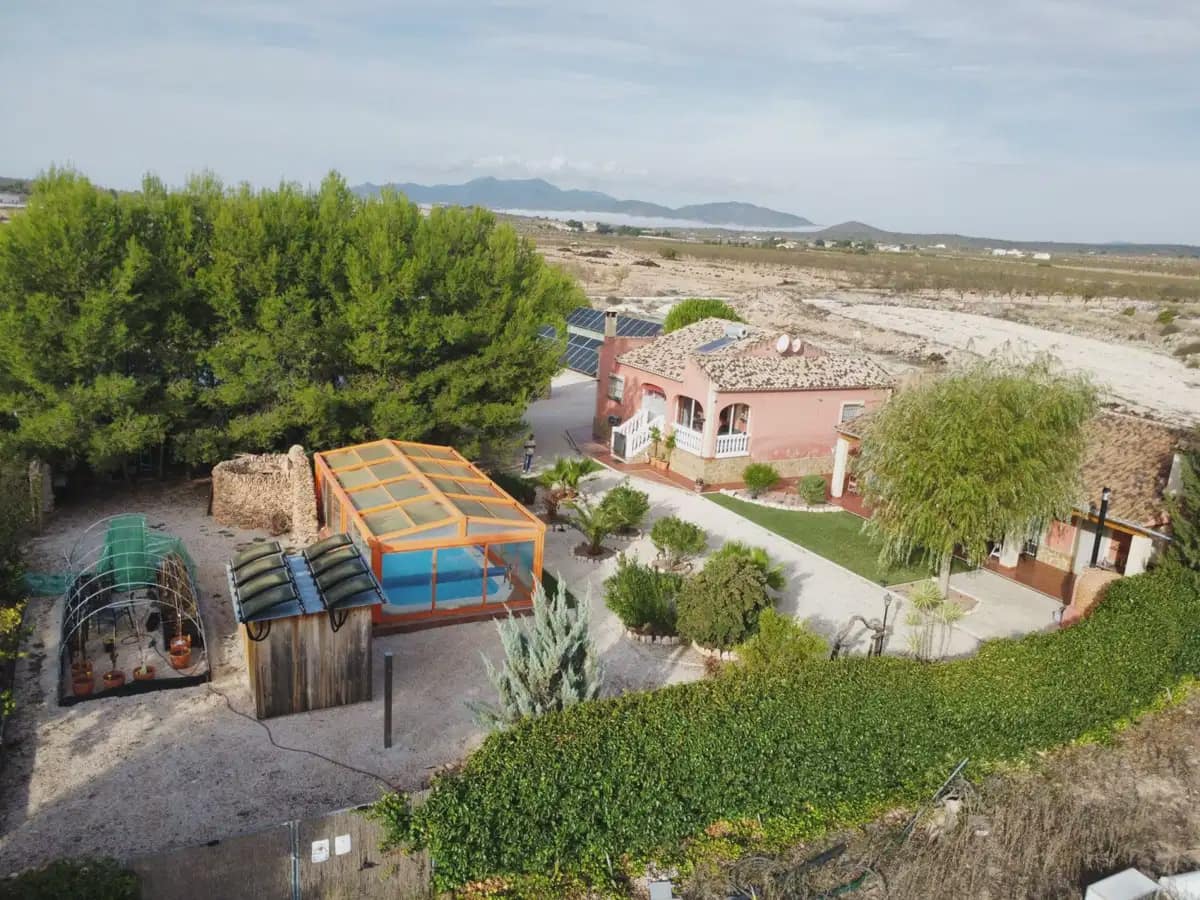 3 soveværelse Finca/Landehus til salg i Pinoso med swimmingpool garage - € 299.995 (Ref: 10163694)