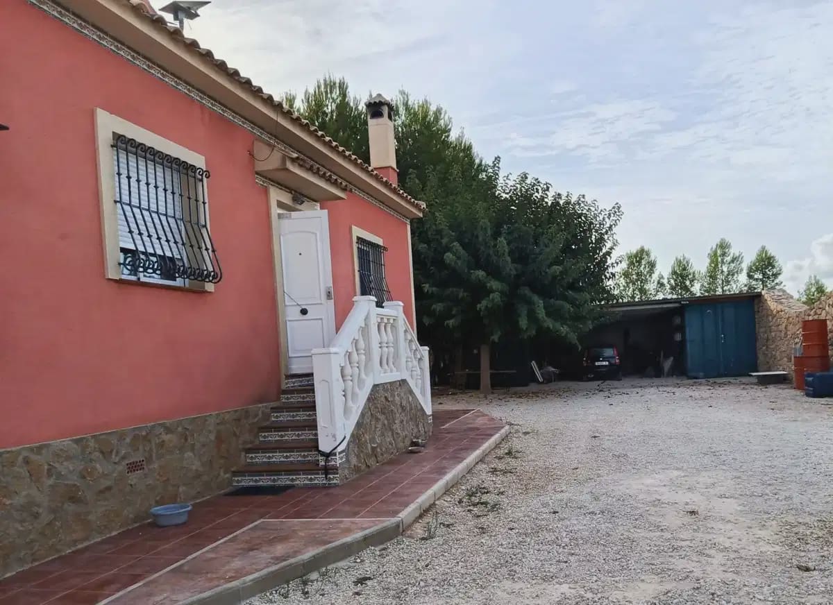 3 soveværelse Finca/Landehus til salg i Pinoso med swimmingpool garage - € 299.995 (Ref: 10163694)