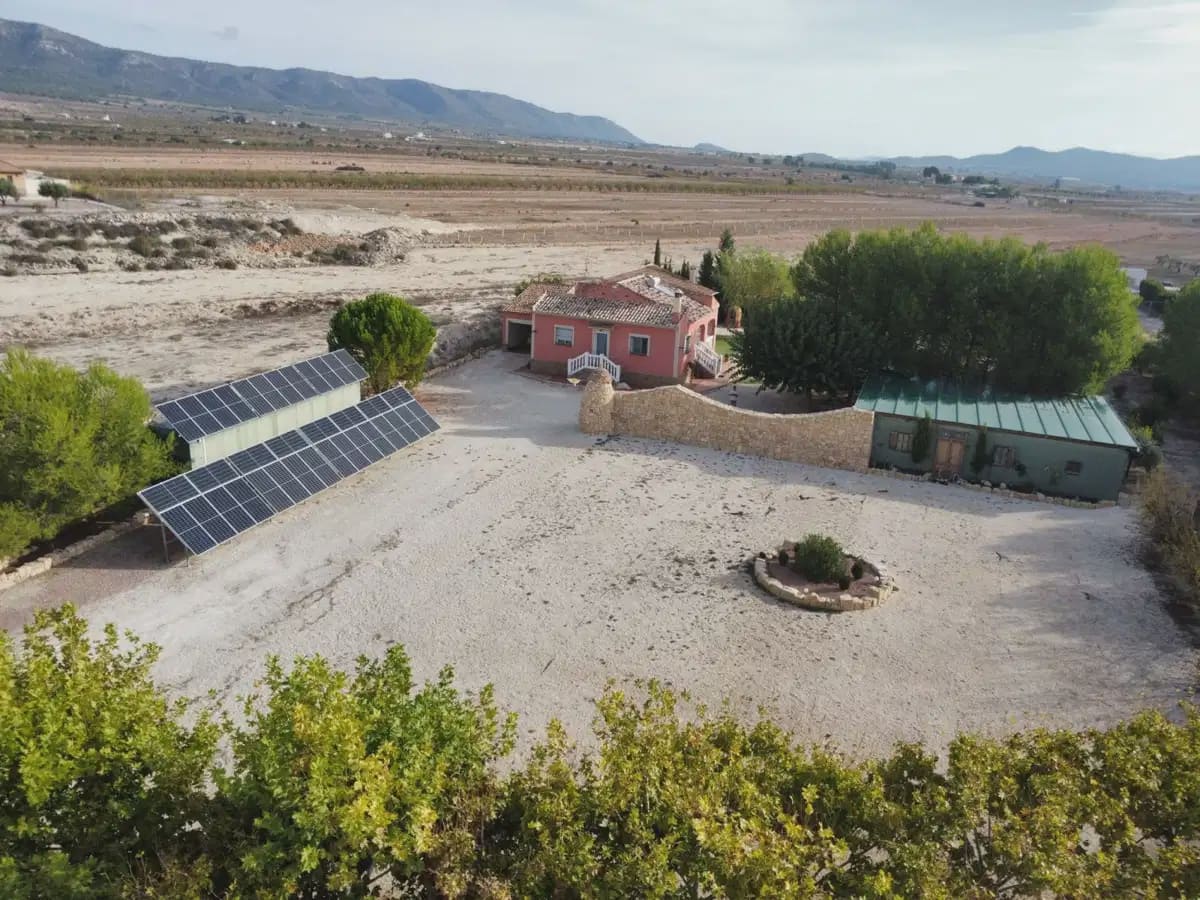 3 soveværelse Finca/Landehus til salg i Pinoso med swimmingpool garage - € 299.995 (Ref: 10163694)