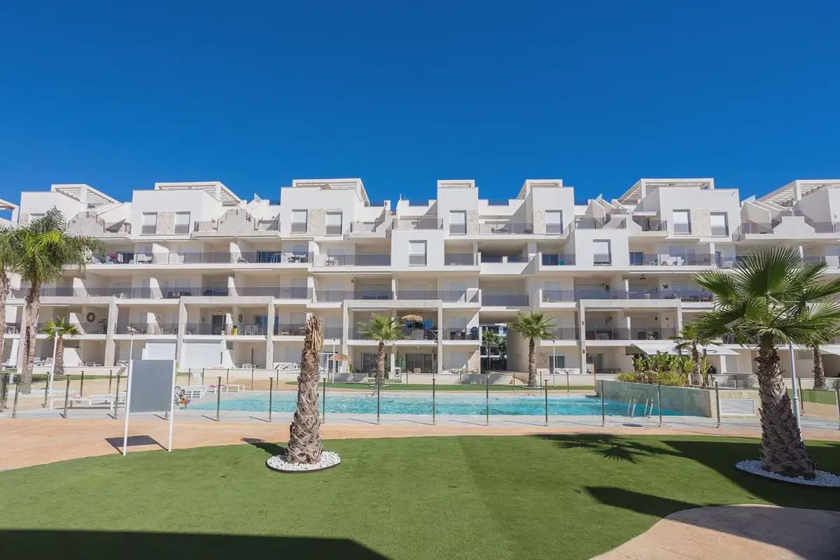 2 soveværelse Lejlighed til salg i El Raso med swimmingpool garage - € 295.000 (Ref: 10163700)