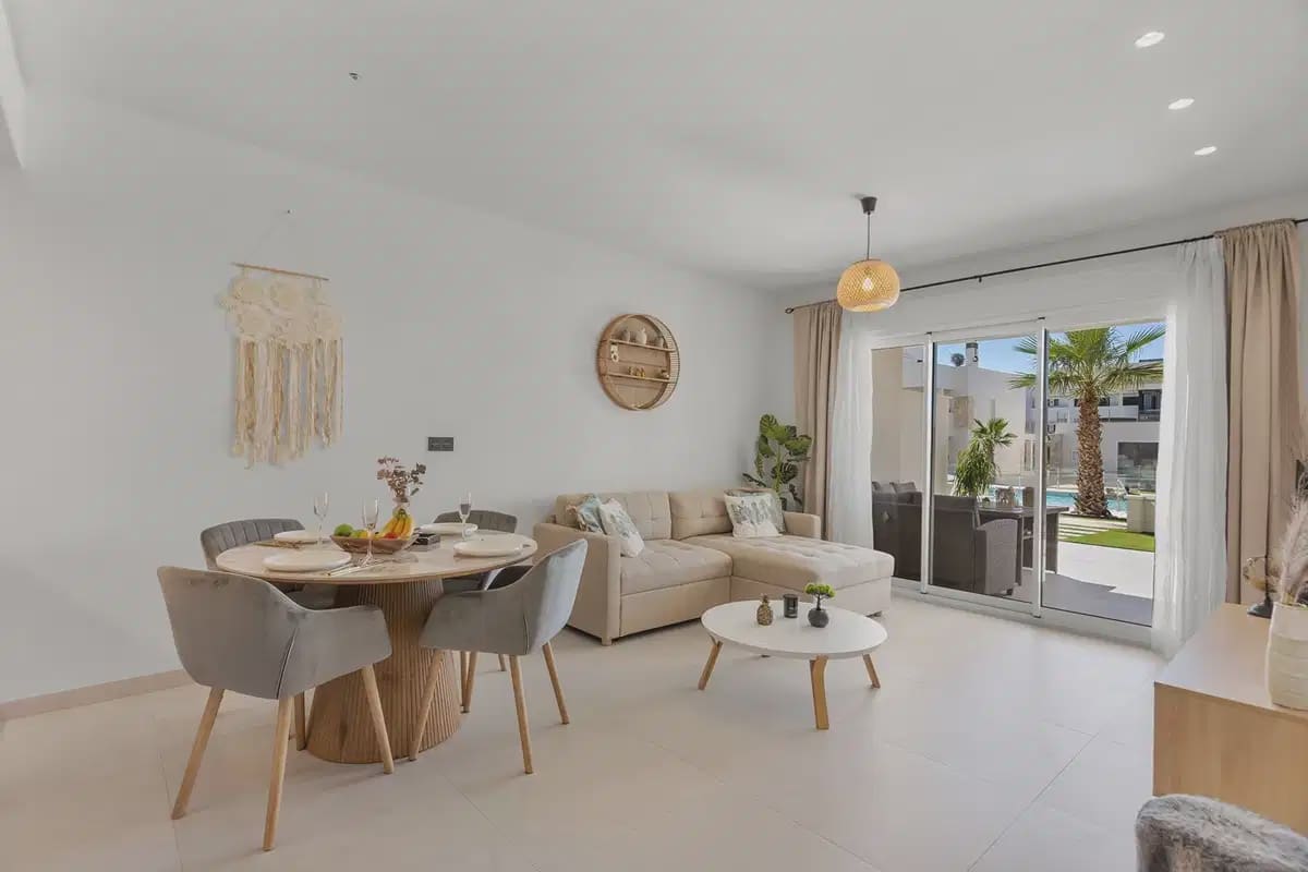 2 soveværelse Lejlighed til salg i El Raso med swimmingpool garage - € 295.000 (Ref: 10163700)
