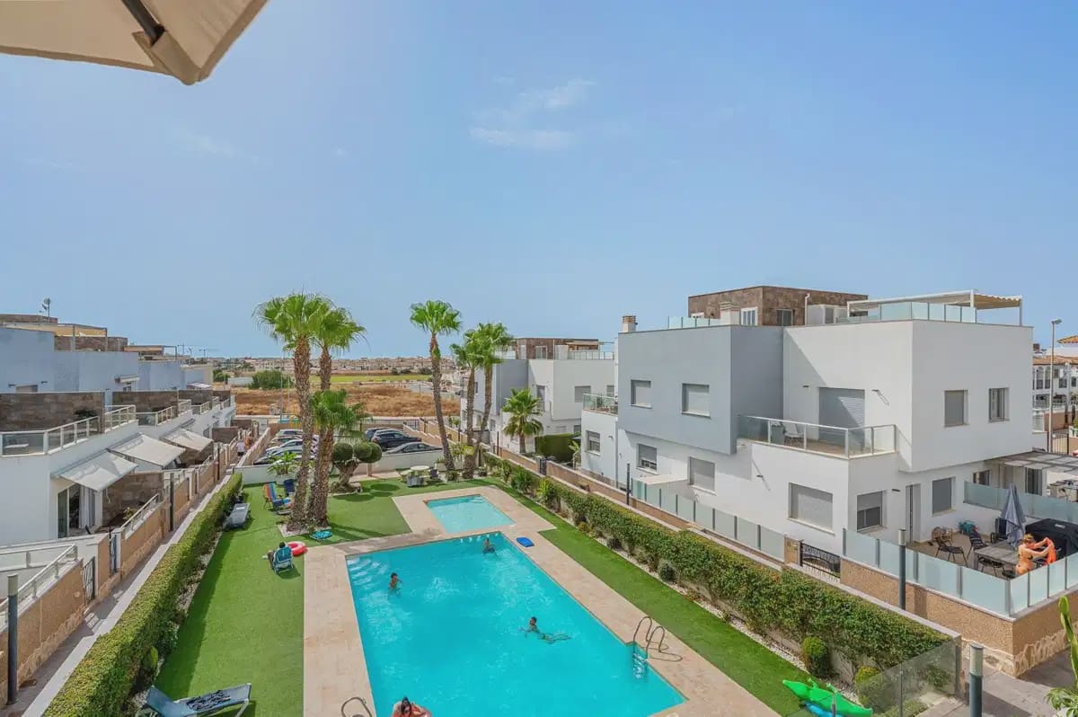 2 slaapkamer Huis te koop in Orihuela Costa met zwembad garage - € 289.000 (Ref: 10163704)