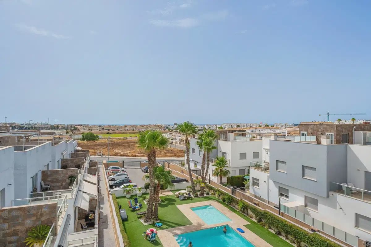 2 slaapkamer Huis te koop in Orihuela Costa met zwembad garage - € 289.000 (Ref: 10163704)