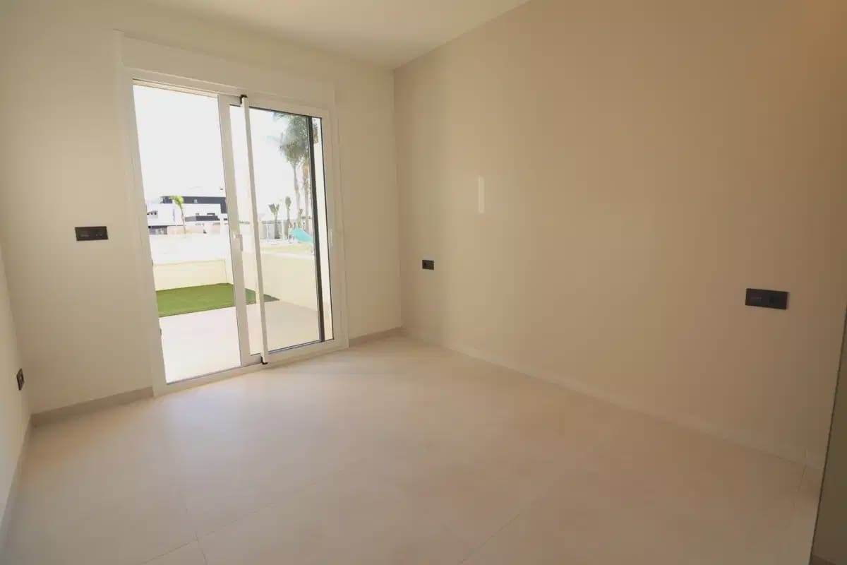 2 slaapkamer Appartement te koop in El Raso met zwembad garage - € 295.000 (Ref: 10163707)