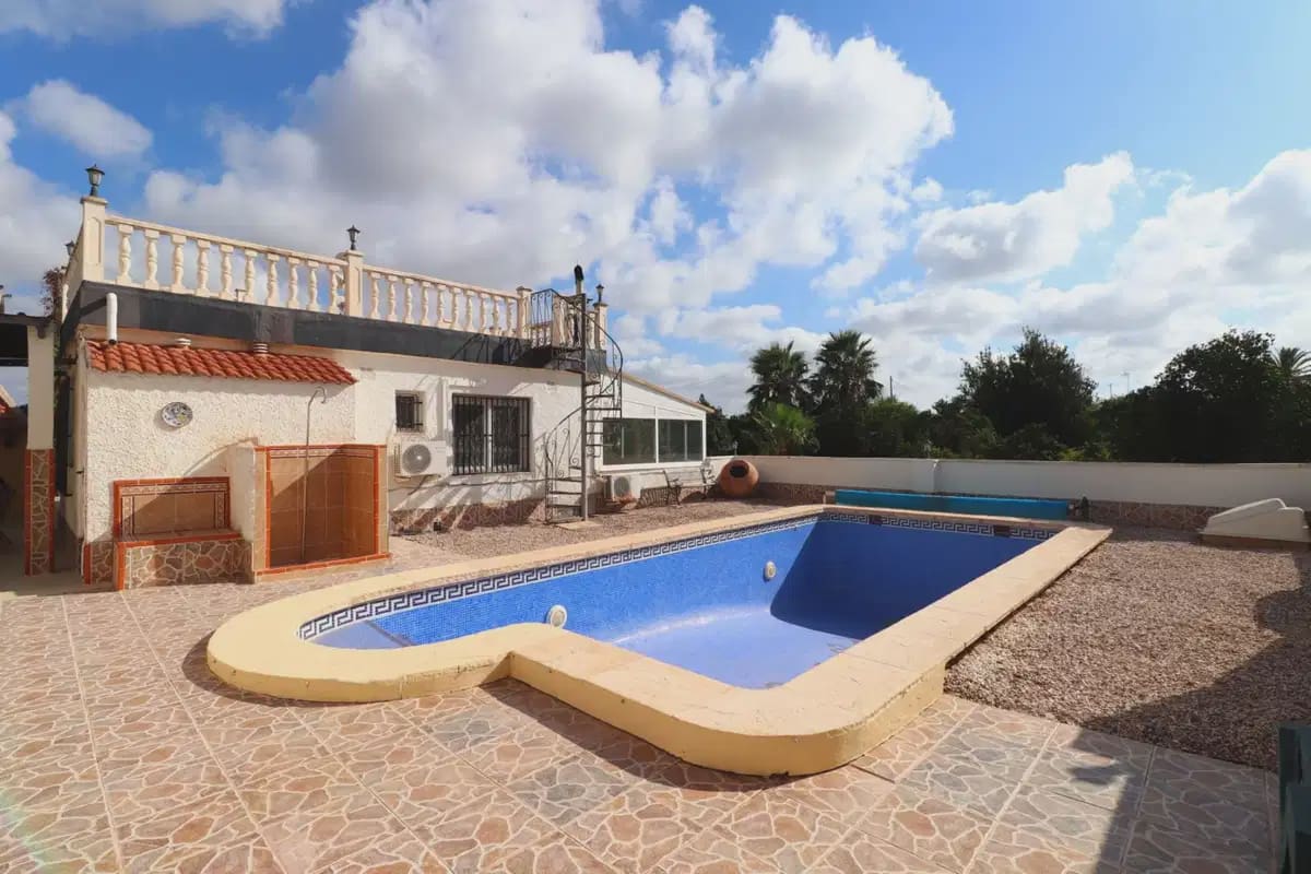 4 soverom Villa til salgs i Heredades med garasje - € 289 000 (Ref: 10163708)