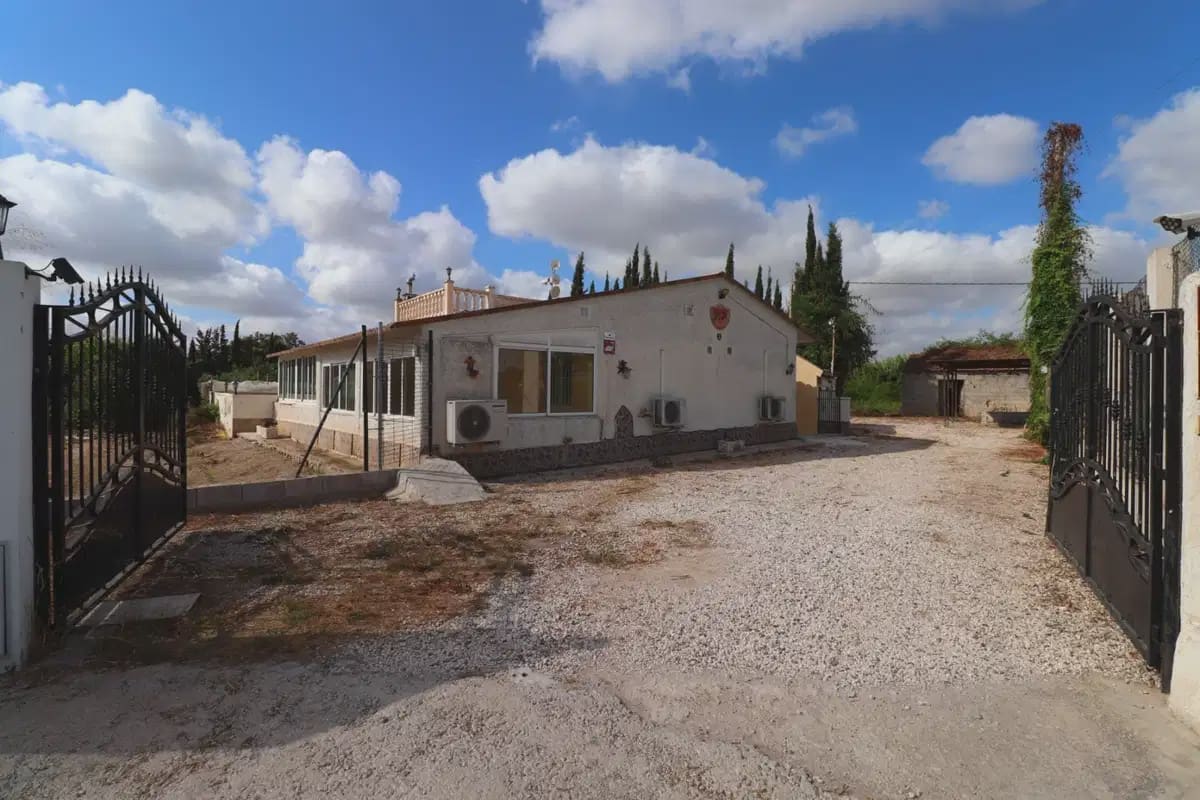 4 soverom Villa til salgs i Heredades med garasje - € 289 000 (Ref: 10163708)