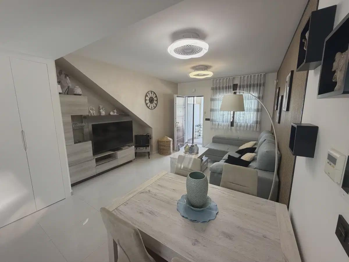 2 soveværelse Lejlighed til salg i Los Balcones med swimmingpool garage - € 285.000 (Ref: 10163714)