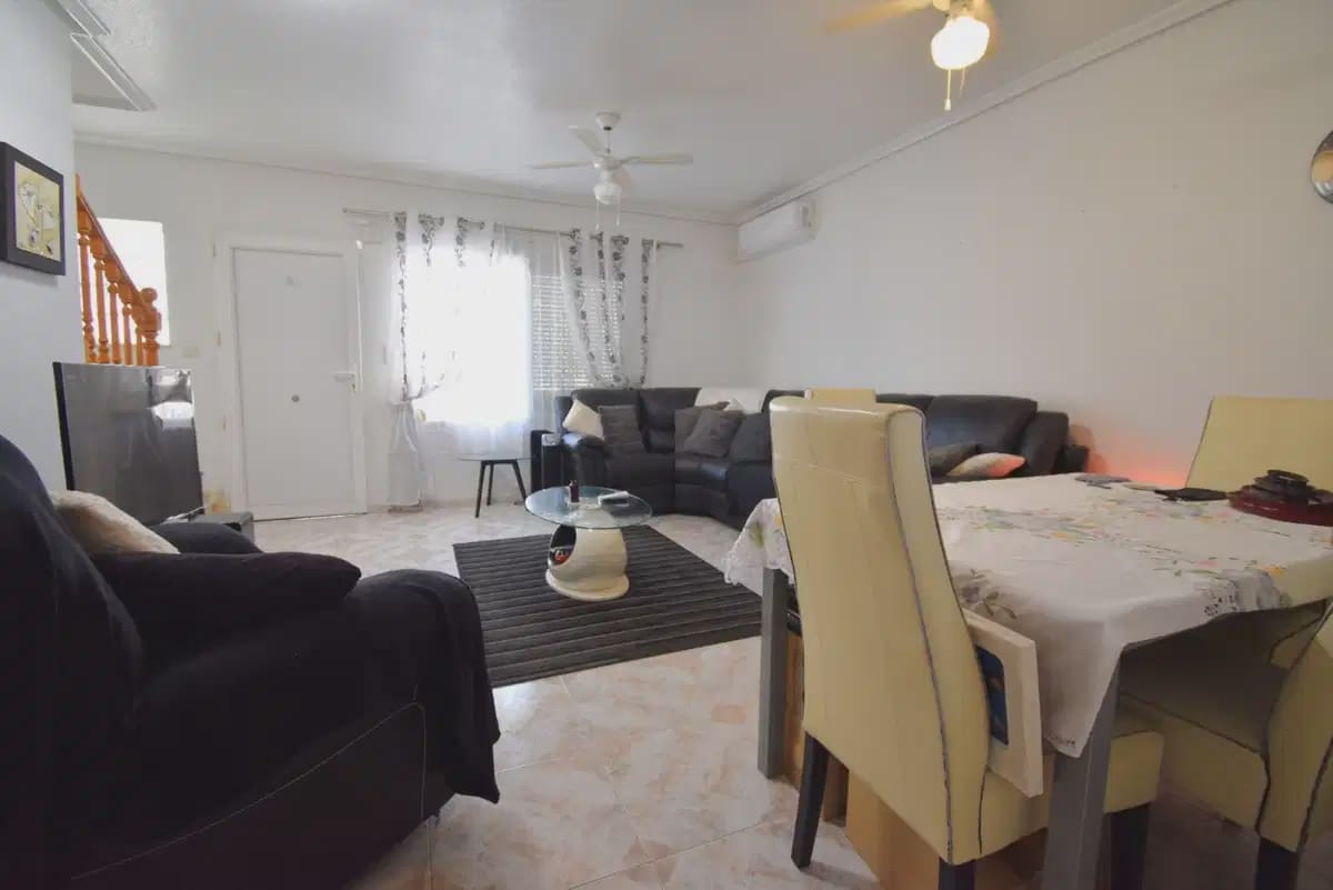 4 sovrum Hus till salu i Playa Flamenca med pool garage - 290 000 € (Ref: 10163718)