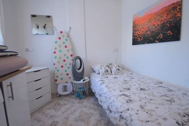 4 makuuhuone Omakotitalo myytävänä paikassa Playa Flamenca, Orihuela mukana uima-altaan 
autotalli - 290 000 € (Ref: 10163718)