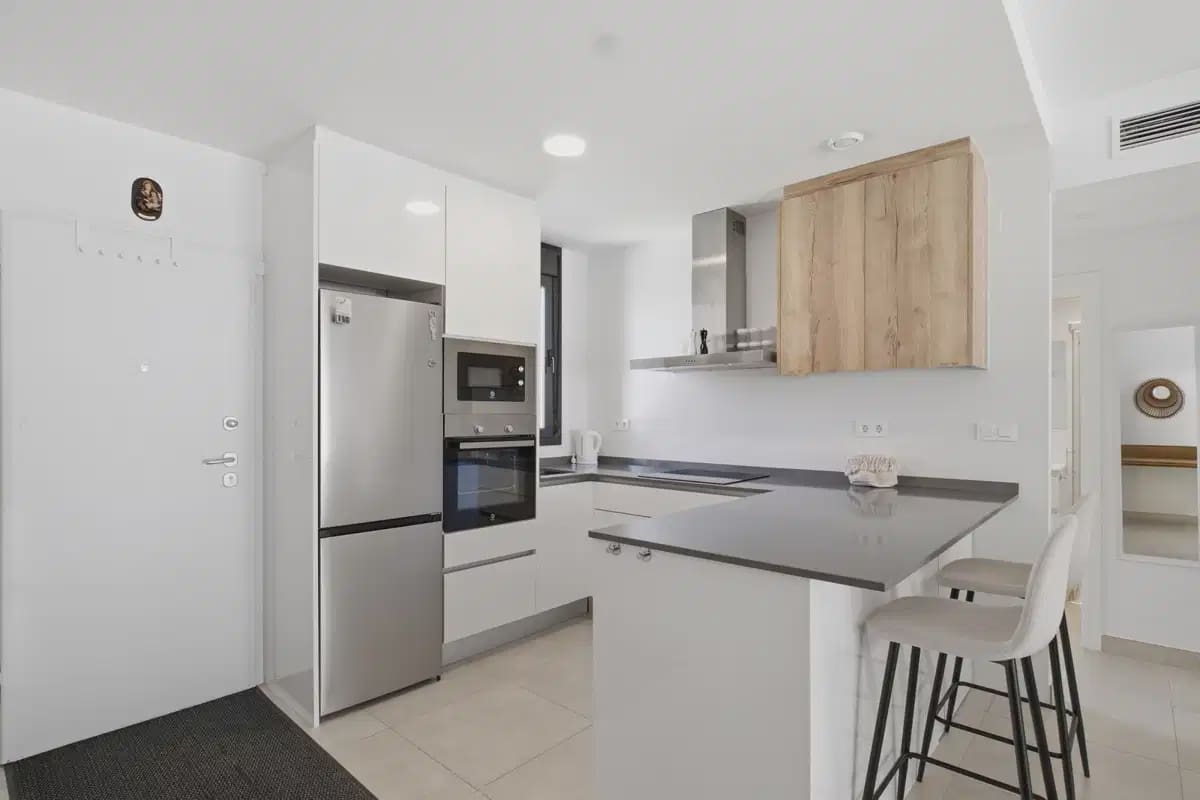Apartamento de 2 habitaciones en Villamartin en venta con piscina garaje - 299.000 € (Ref: 10163719)