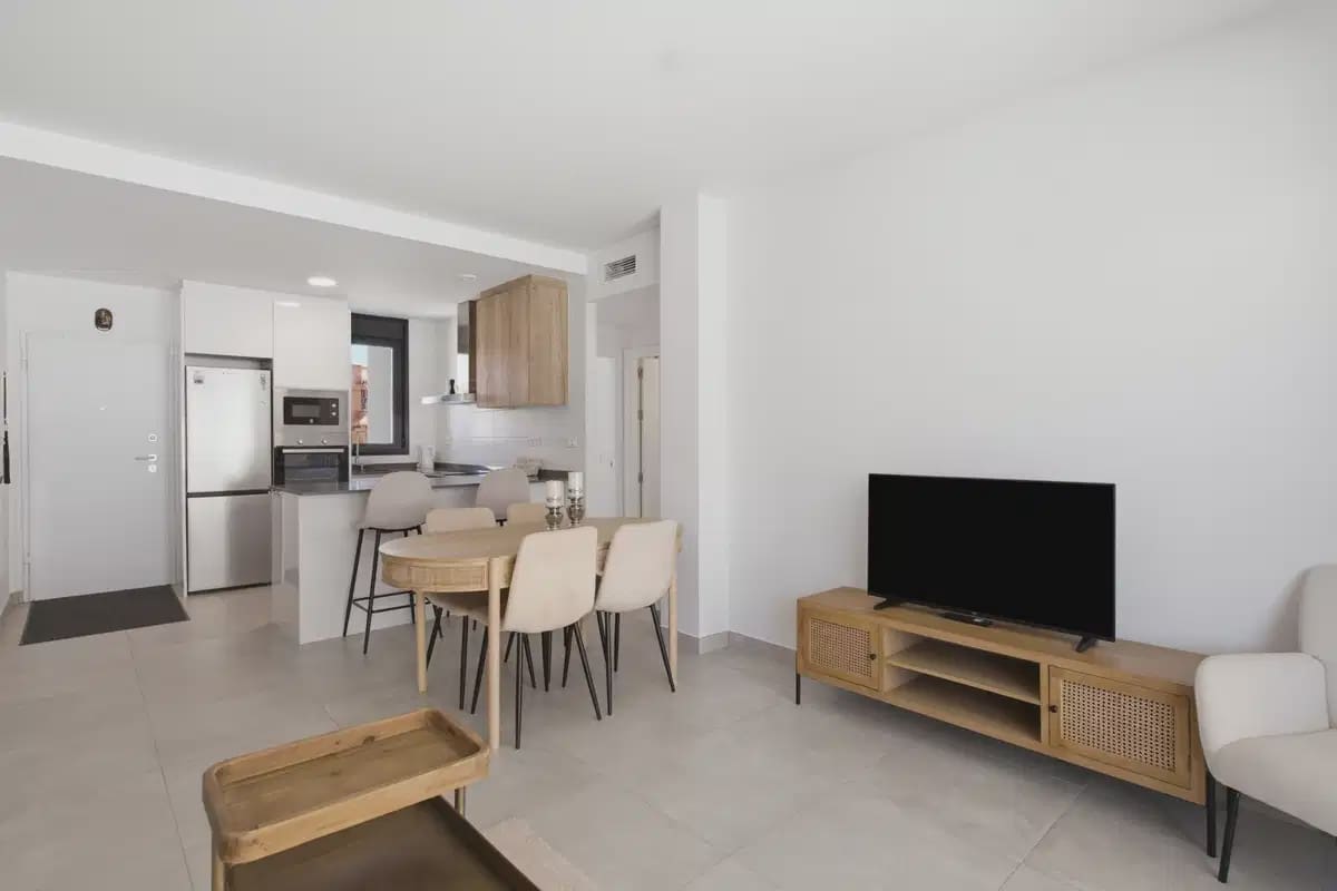 Apartamento de 2 habitaciones en Villamartin en venta con piscina garaje - 299.000 € (Ref: 10163719)