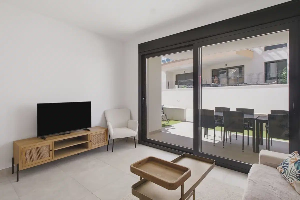 Apartamento de 2 habitaciones en Villamartin en venta con piscina garaje - 299.000 € (Ref: 10163719)