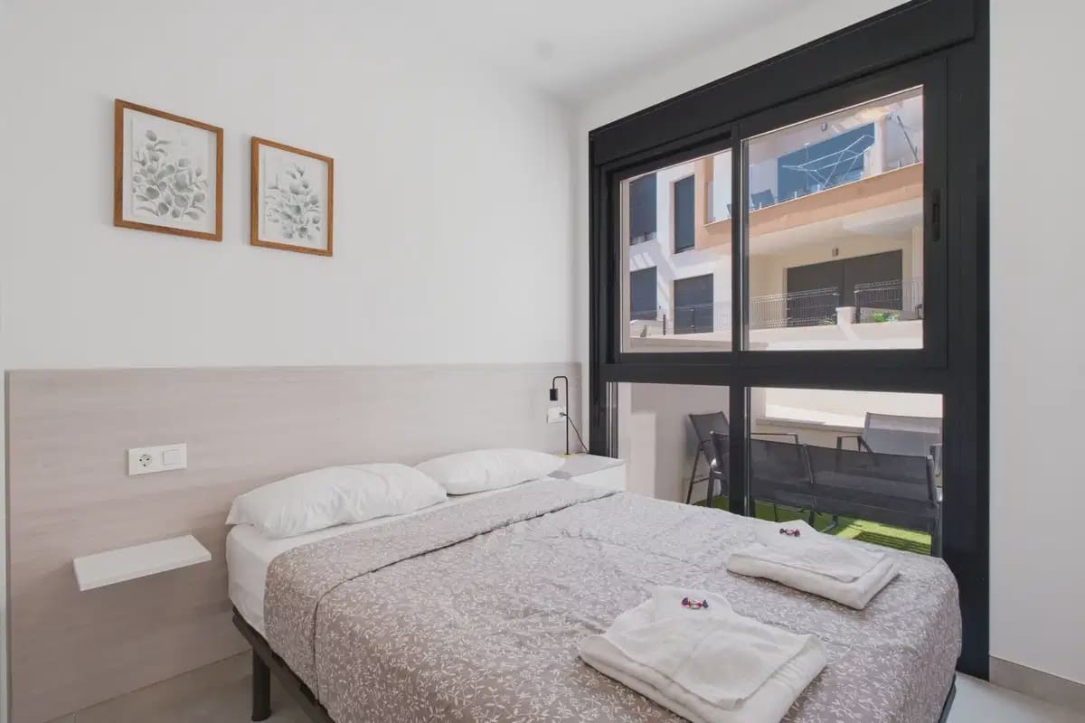 Apartamento de 2 habitaciones en Villamartin en venta con piscina garaje - 299.000 € (Ref: 10163719)