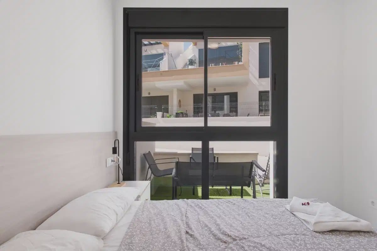 Apartamento de 2 habitaciones en Villamartin en venta con piscina garaje - 299.000 € (Ref: 10163719)