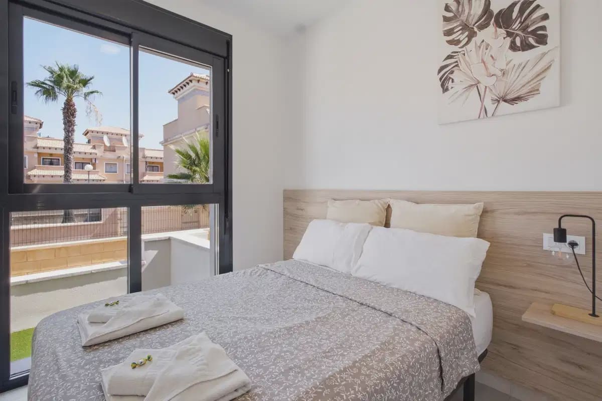 Apartamento de 2 habitaciones en Villamartin en venta con piscina garaje - 299.000 € (Ref: 10163719)