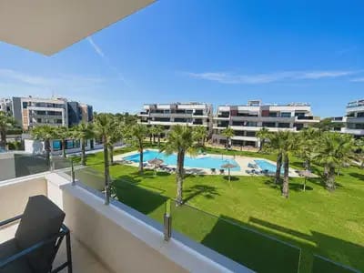 2 soverom Leilighet til salgs i Los Altos med svømmebasseng garasje - € 287 000 (Ref: 10163736)