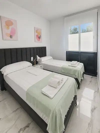 2 soverom Leilighet til salgs i Los Altos med svømmebasseng garasje - € 287 000 (Ref: 10163736)