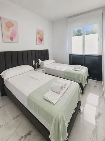 2 soverom Leilighet til salgs i Los Altos med svømmebasseng garasje - € 287 000 (Ref: 10163736)