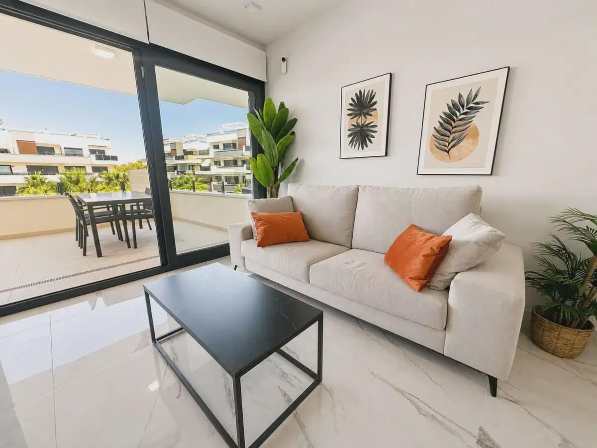 2 soverom Leilighet til salgs i Los Altos med svømmebasseng garasje - € 287 000 (Ref: 10163736)