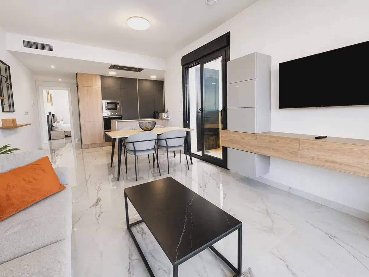 2 soverom Leilighet til salgs i Los Altos med svømmebasseng garasje - € 287 000 (Ref: 10163736)