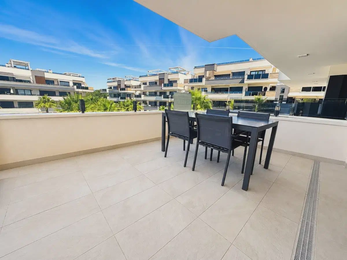 2 soverom Leilighet til salgs i Los Altos med svømmebasseng garasje - € 287 000 (Ref: 10163736)