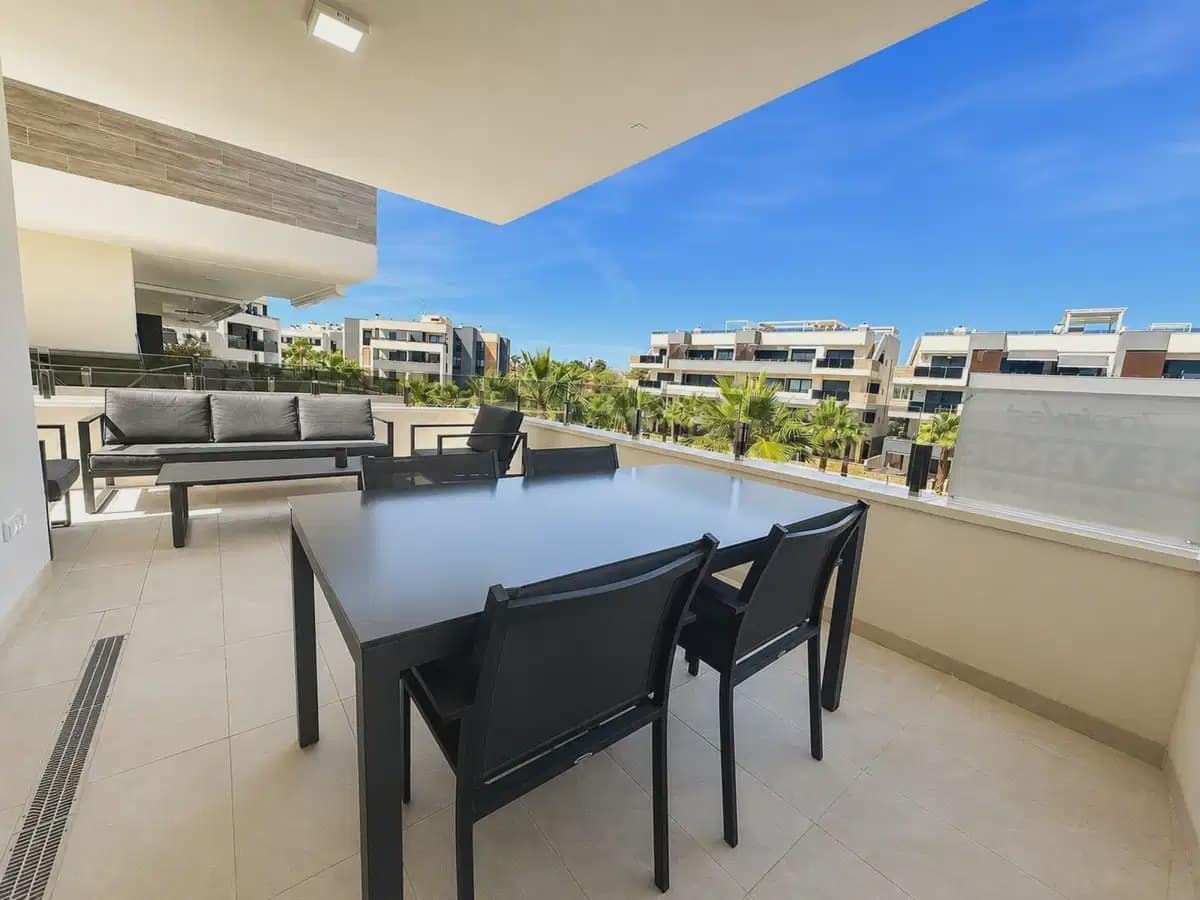 2 soverom Leilighet til salgs i Los Altos med svømmebasseng garasje - € 287 000 (Ref: 10163736)