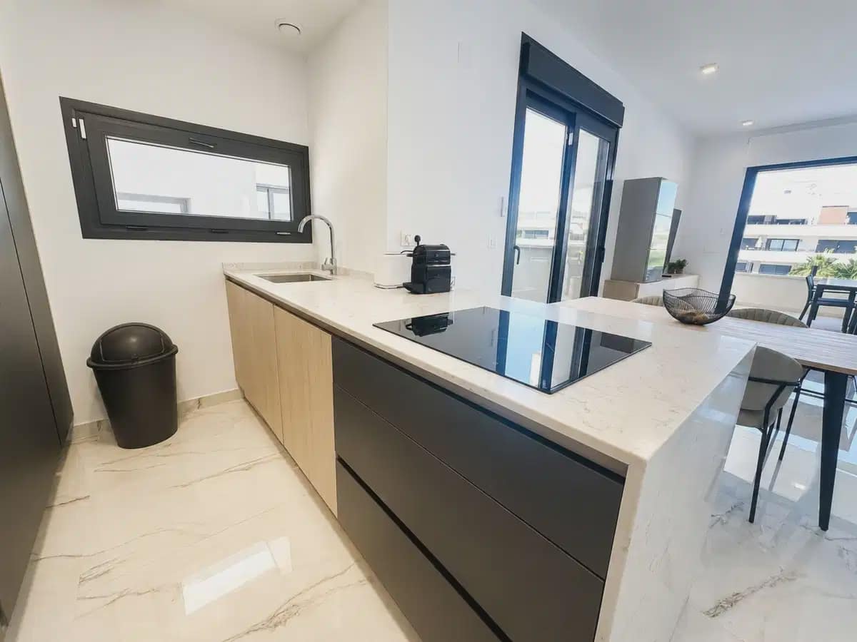 2 soverom Leilighet til salgs i Los Altos med svømmebasseng garasje - € 287 000 (Ref: 10163736)