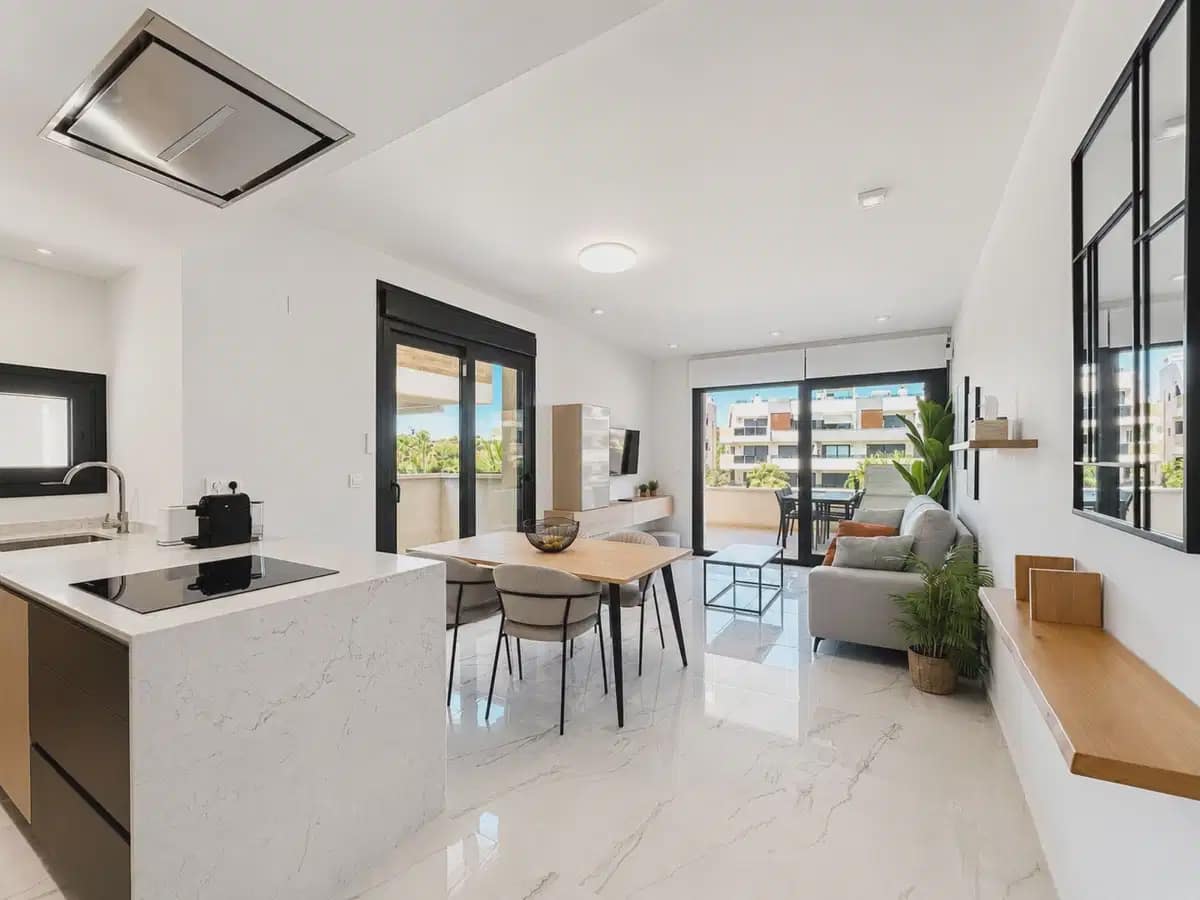 2 soverom Leilighet til salgs i Los Altos med svømmebasseng garasje - € 287 000 (Ref: 10163736)