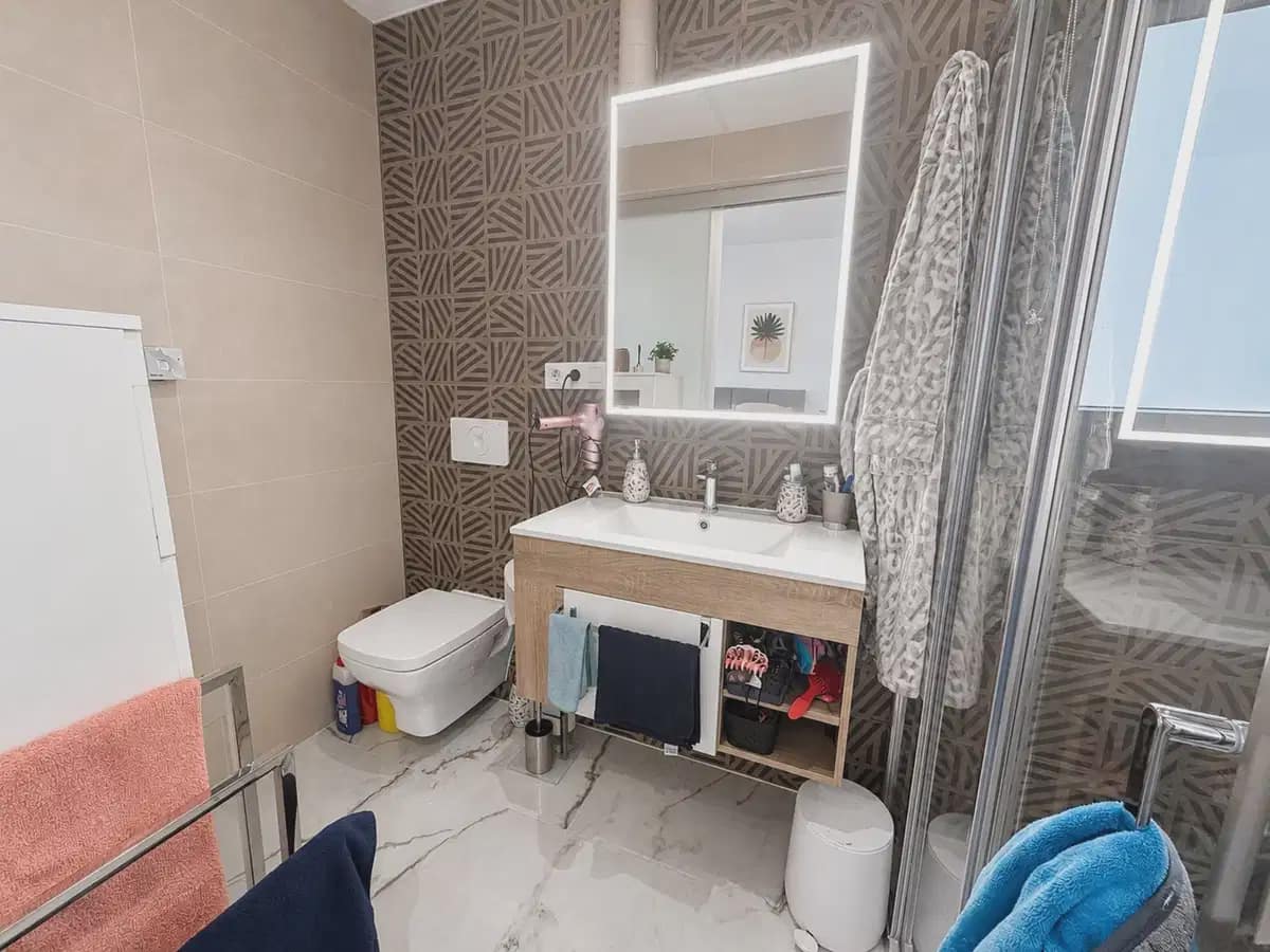 2 soverom Leilighet til salgs i Los Altos med svømmebasseng garasje - € 288 900 (Ref: 10163737)