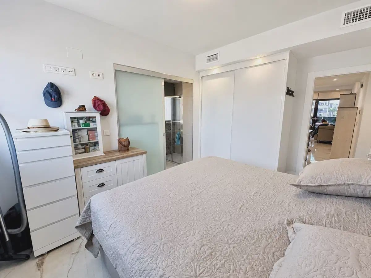 2 soverom Leilighet til salgs i Los Altos med svømmebasseng garasje - € 288 900 (Ref: 10163737)