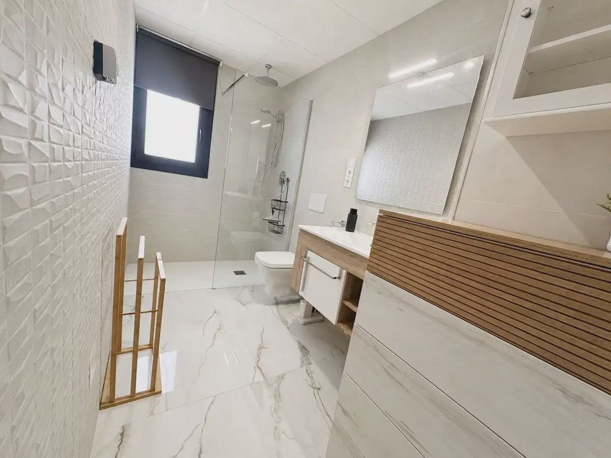 2 soverom Leilighet til salgs i Los Altos med svømmebasseng garasje - € 288 900 (Ref: 10163737)