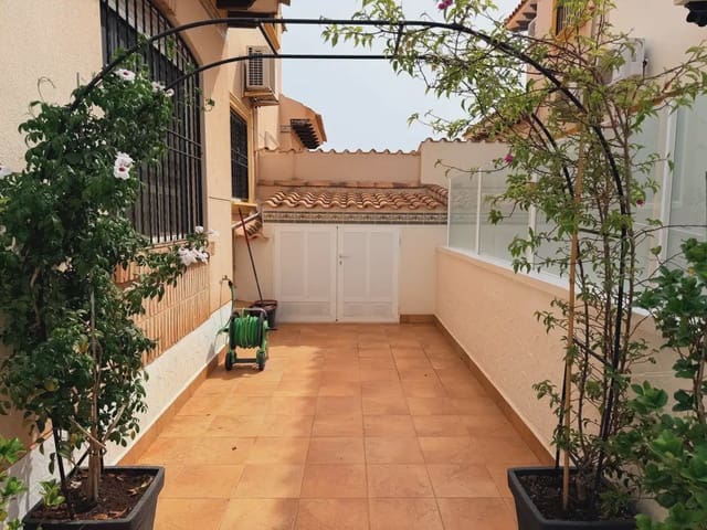 3 slaapkamer Halfvrijstaande villa te koop in Orihuela Costa, Orihuela met zwembad garage - € 289.000 (Ref: 10163755)