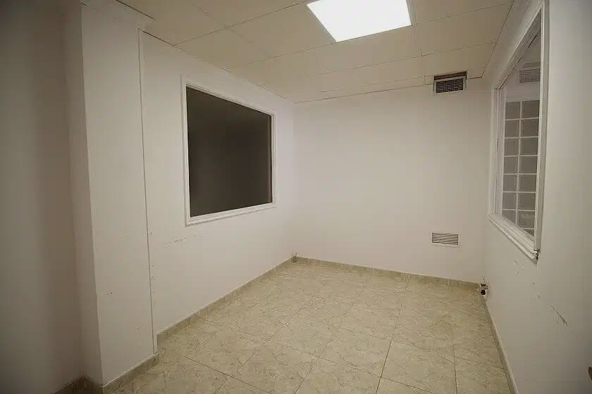 Kaupallinen myytävänä paikassa La Zenia - 280 000 € (Ref: 10163756)