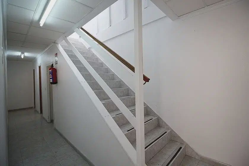 Kaupallinen myytävänä paikassa La Zenia - 280 000 € (Ref: 10163756)