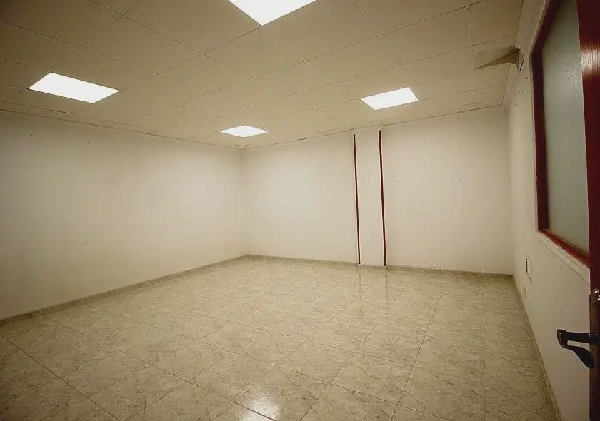 Kaupallinen myytävänä paikassa La Zenia - 280 000 € (Ref: 10163756)