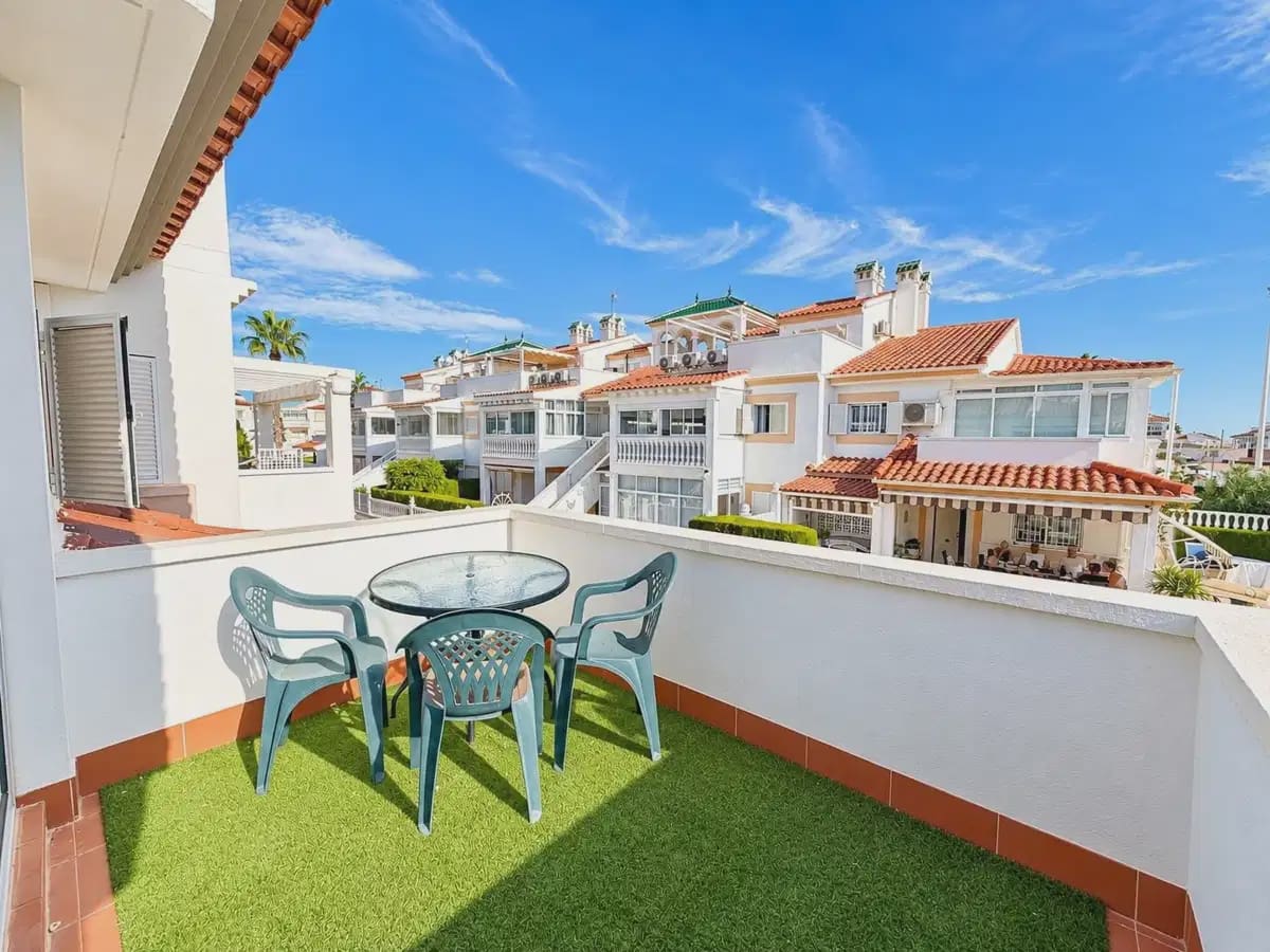 3 bedroom Villa for sale in La Florida with pool - € 349,995 (Ref: 10172387)