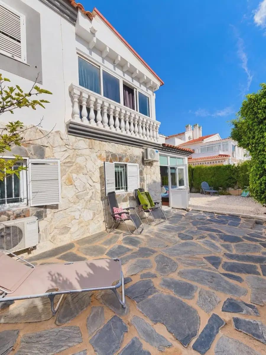 3 bedroom Villa for sale in La Florida with pool - € 349,995 (Ref: 10172387)