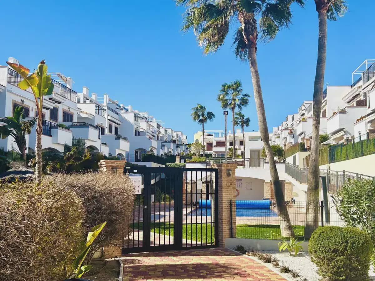 Apartamento de 2 habitaciones en La Mata en venta con piscina garaje - 364.900 € (Ref: 10174721)