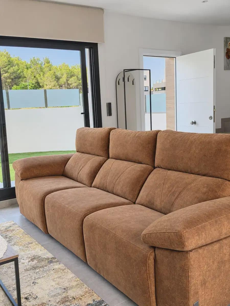 Chalet de 2 habitaciones en Villamartin en venta con piscina garaje - 399.000 € (Ref: 10179199)