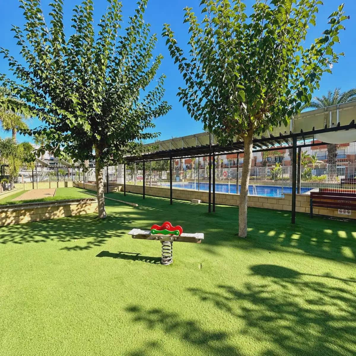 3 sypialnia Dom na sprzedaż w Villamartin z basenem garażem - 395 000 € (Ref: 10179200)